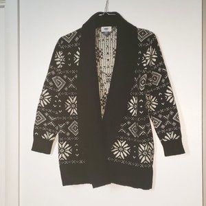 woman`s shrugs/cardigan